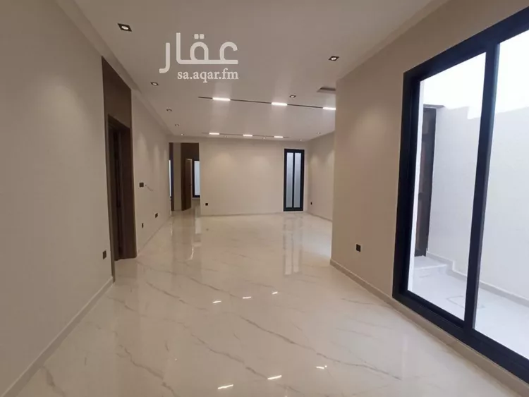 Floor for Sale in Riyadh Okaz 7