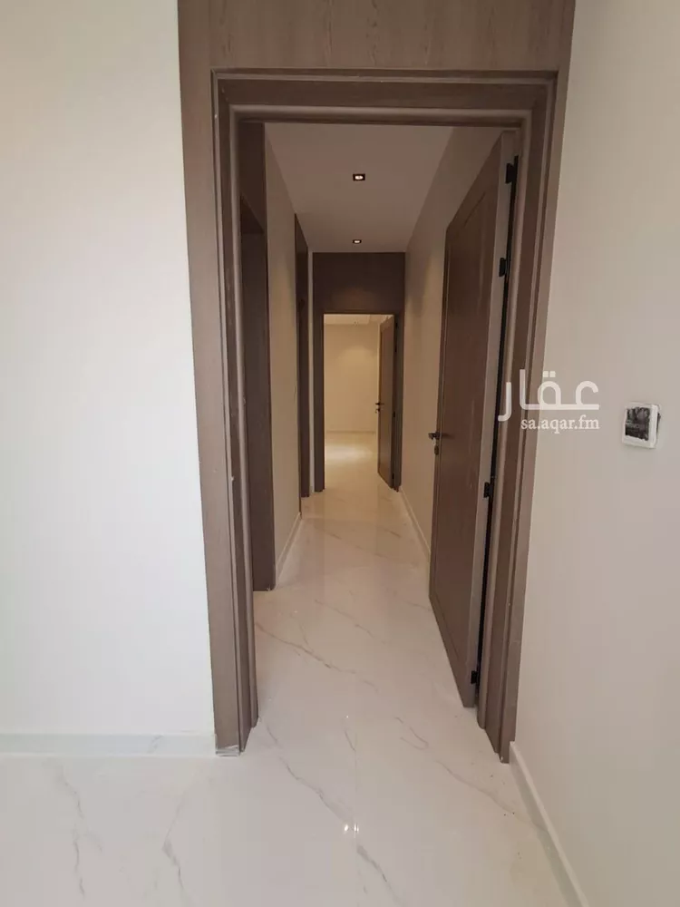 Floor for Sale in Riyadh Okaz 16