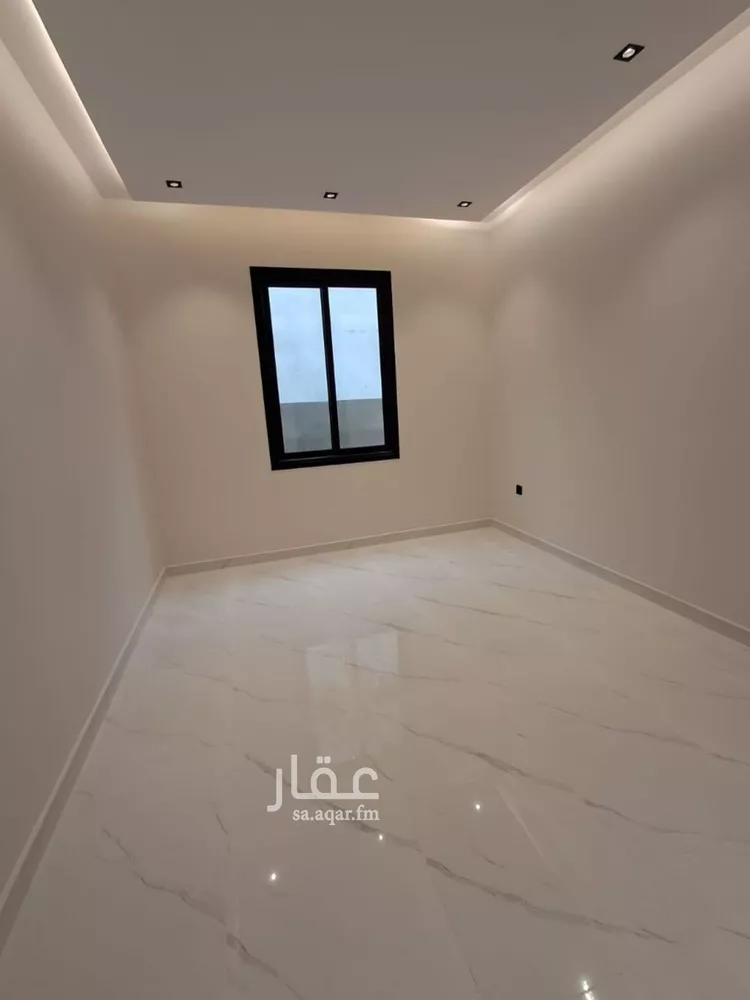 Floor for Sale in Riyadh Okaz 18
