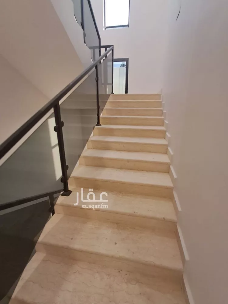 Floor for Sale in Riyadh Dirab 7