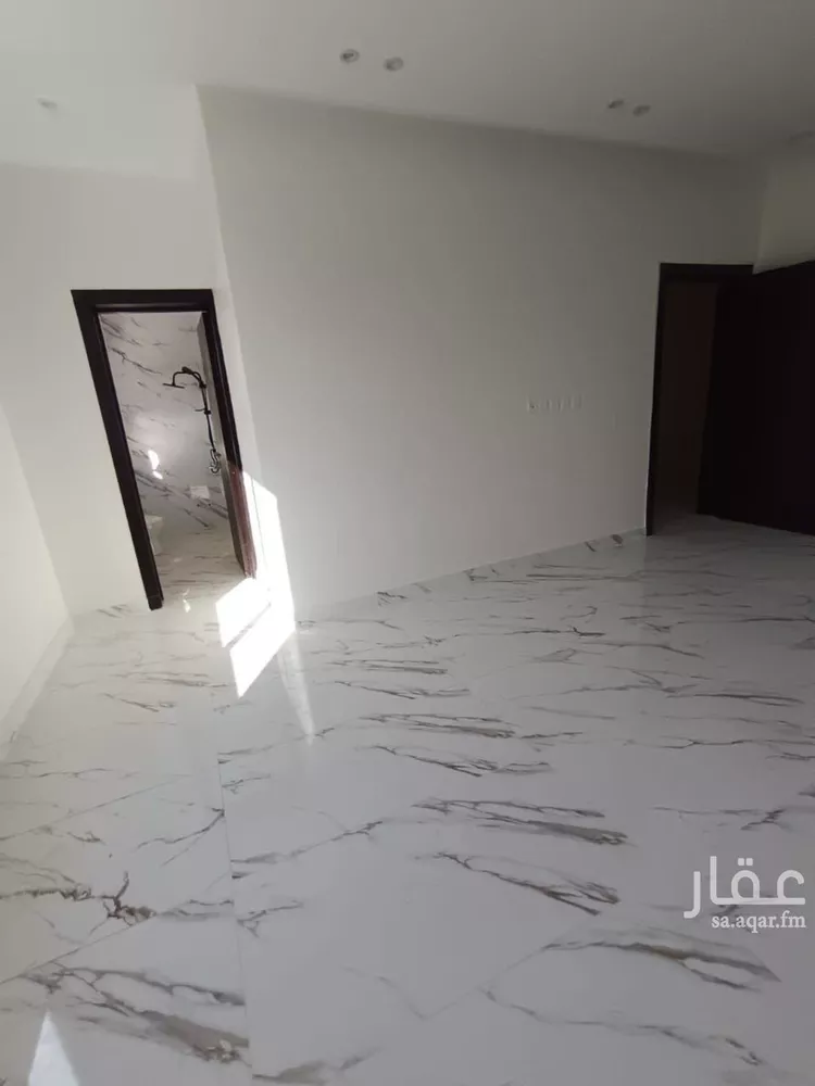 فيلا للبيع في شارع قميع, حي العريجاء الغربي, مدينة الرياض, منطقة الرياض صورة 4