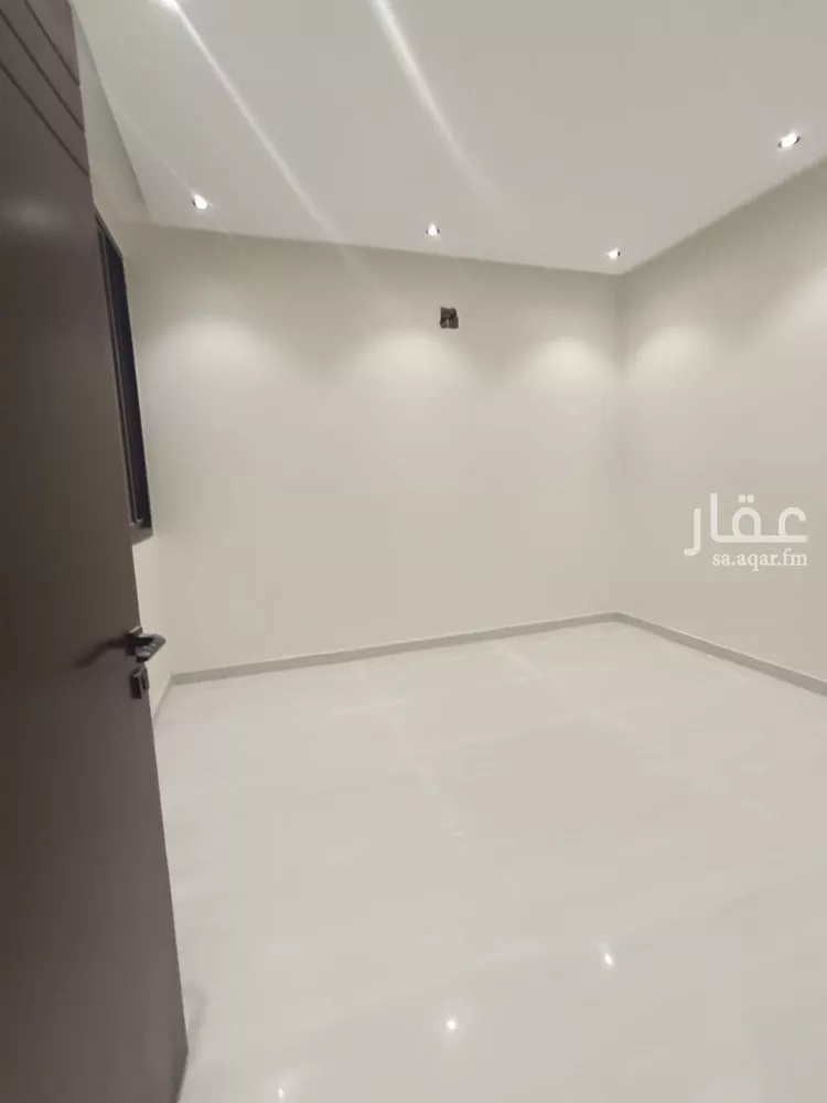 دور للبيع في شارع ابن مشرف, حي عكاظ, مدينة الرياض, منطقة الرياض صورة 2