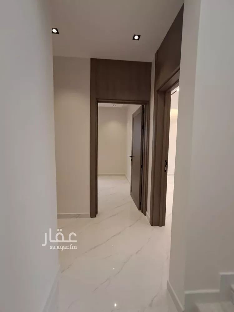 Floor for Sale in Riyadh Okaz 13