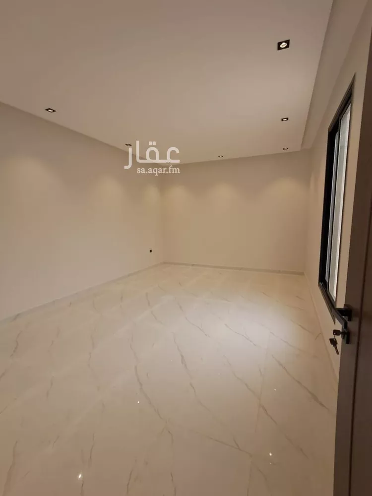 Floor for Sale in Riyadh Okaz 15