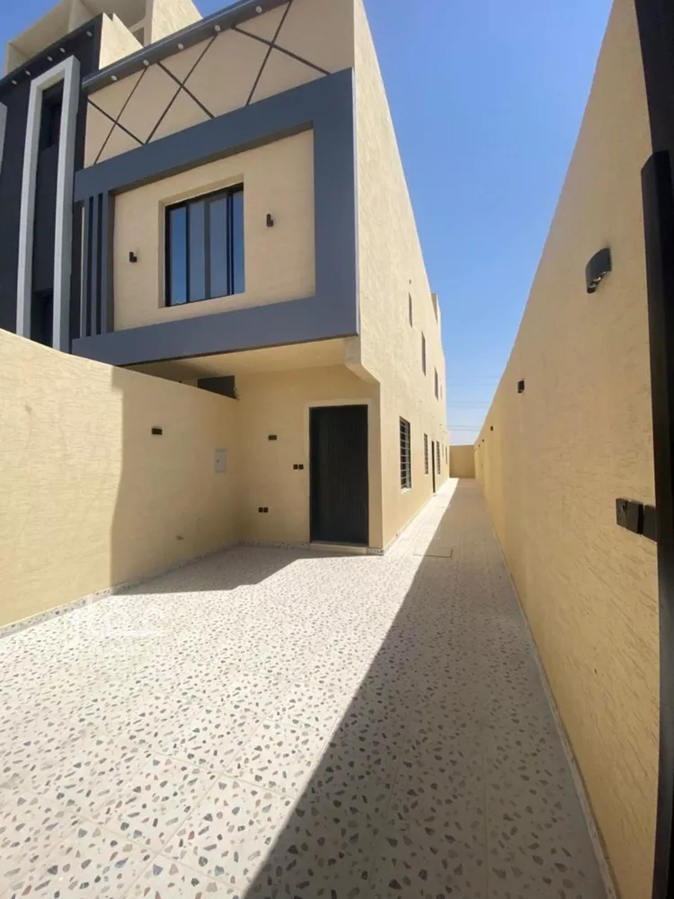 دور للبيع في شارع سعيد الماجد, حي عكاظ, مدينة الرياض, منطقة الرياض