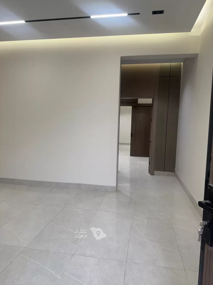 Floor for Sale in Riyadh Al Janadriyah صورة 2