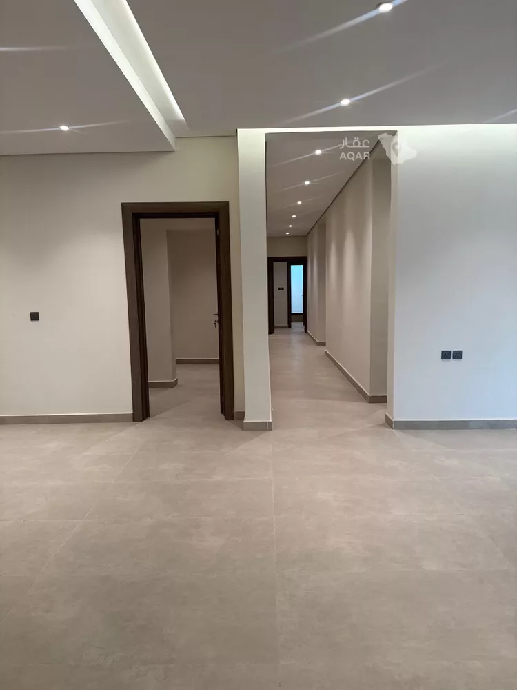 Floor for Sale in Riyadh Ar Rimal 10