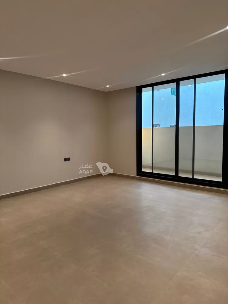Floor for Sale in Riyadh Ar Rimal 15