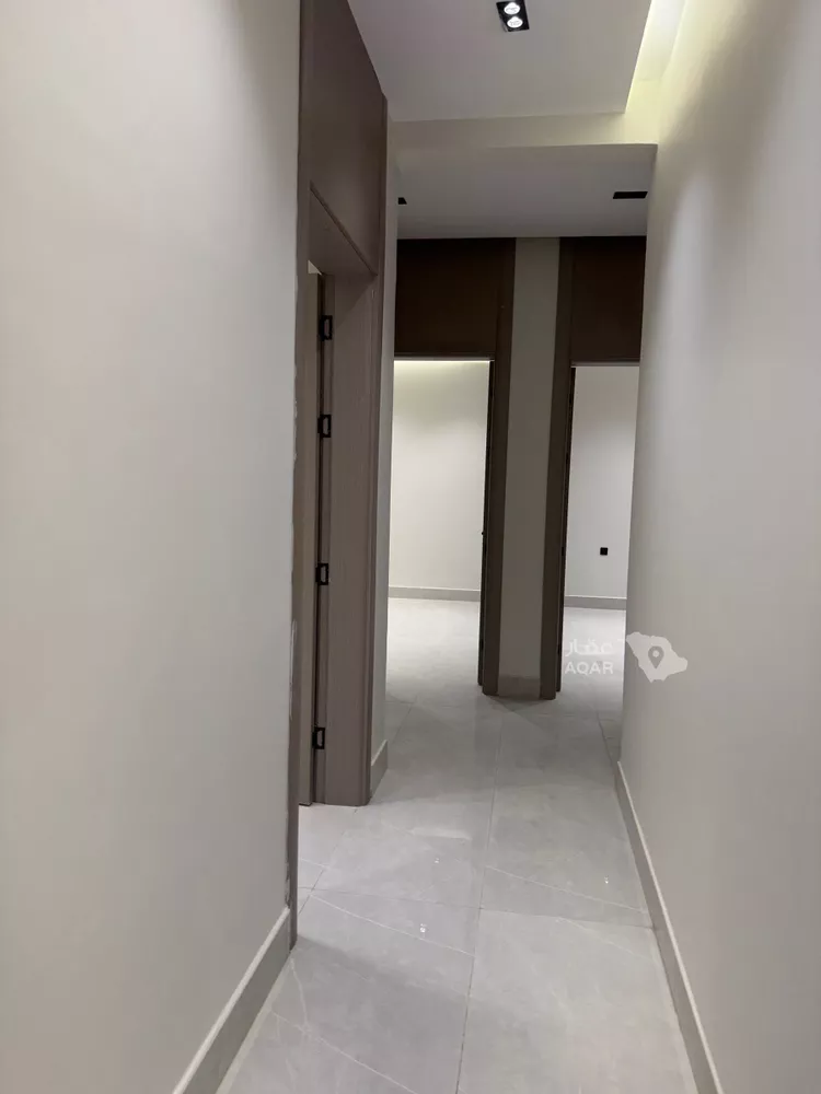 Floor for Sale in Riyadh Al Janadriyah صورة 3