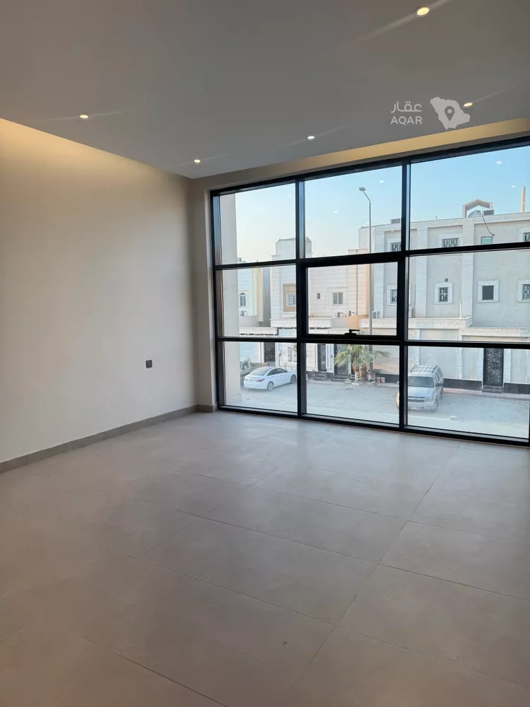 Floor for Sale in Riyadh Ar Rimal 8