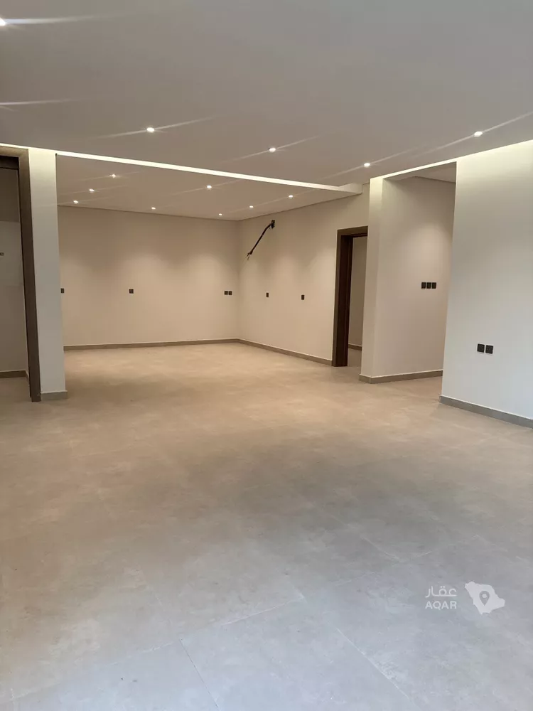 Floor for Sale in Riyadh Ar Rimal 13