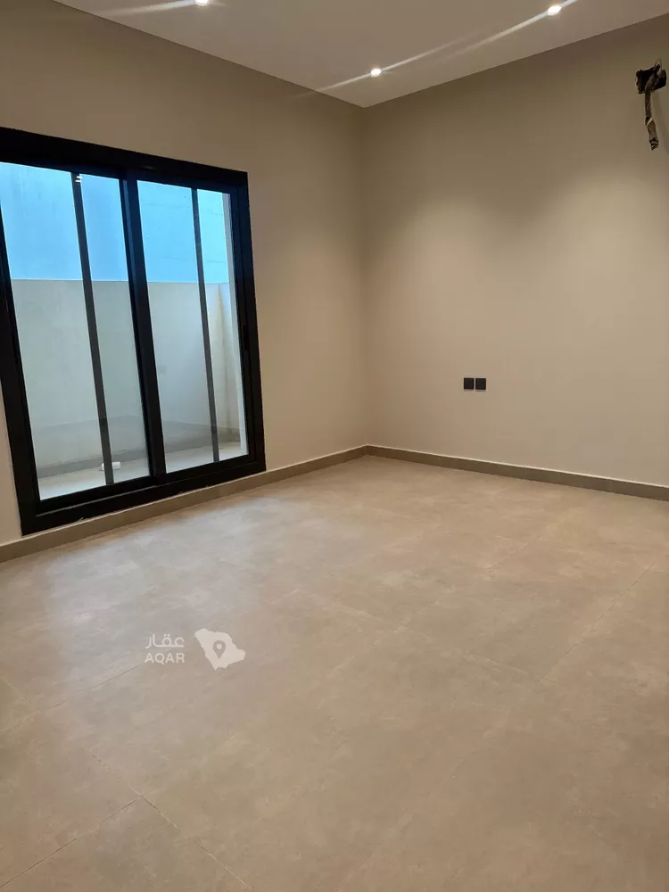 Floor for Sale in Riyadh Ar Rimal 11