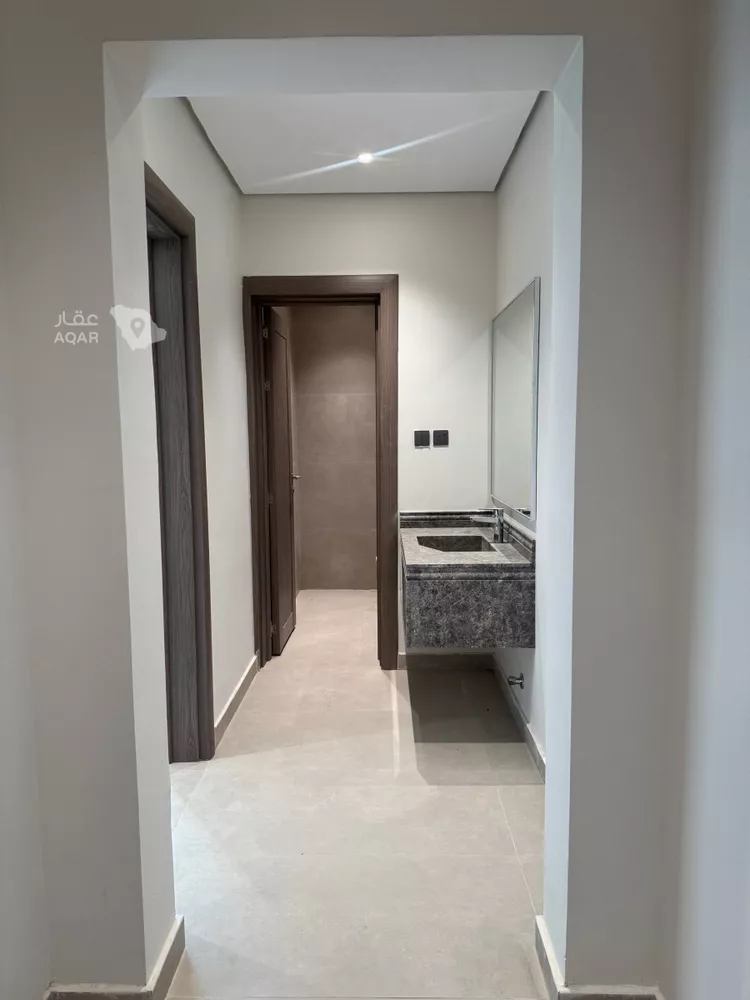 Floor for Sale in Riyadh Ar Rimal 6