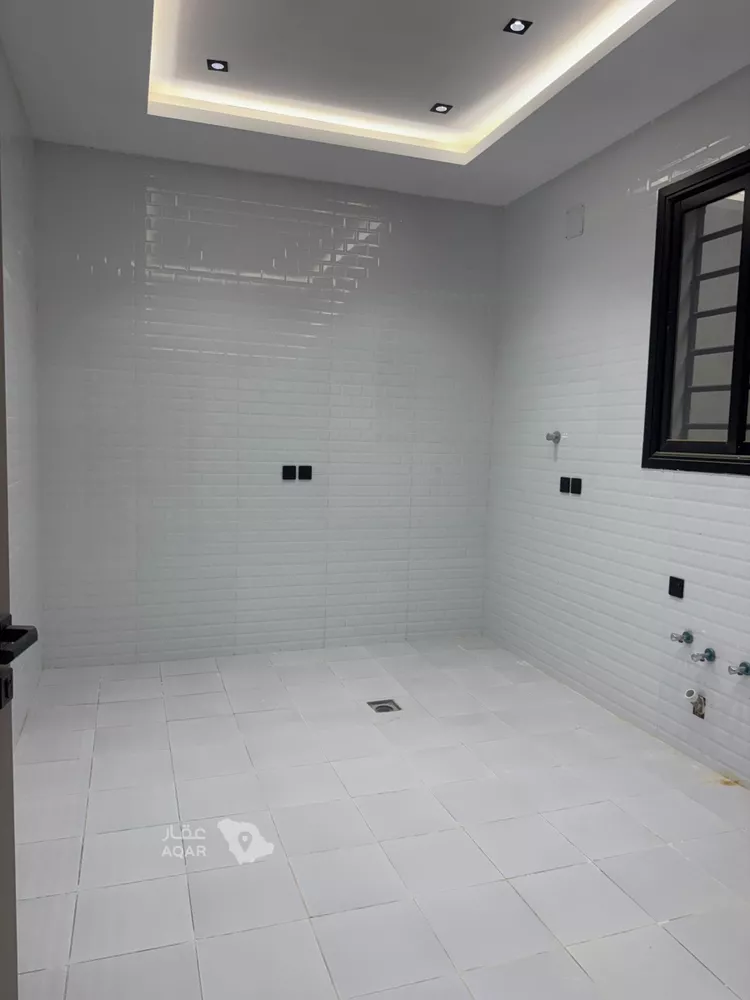 Floor for Sale in Riyadh Al Janadriyah صورة 2