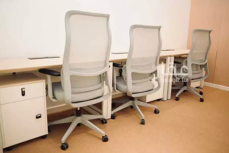 مكتب تجاري للإيجار في شارع الثمامة الفرعي, حي الصحافة, مدينة الرياض, منطقة الرياض 1 صورة