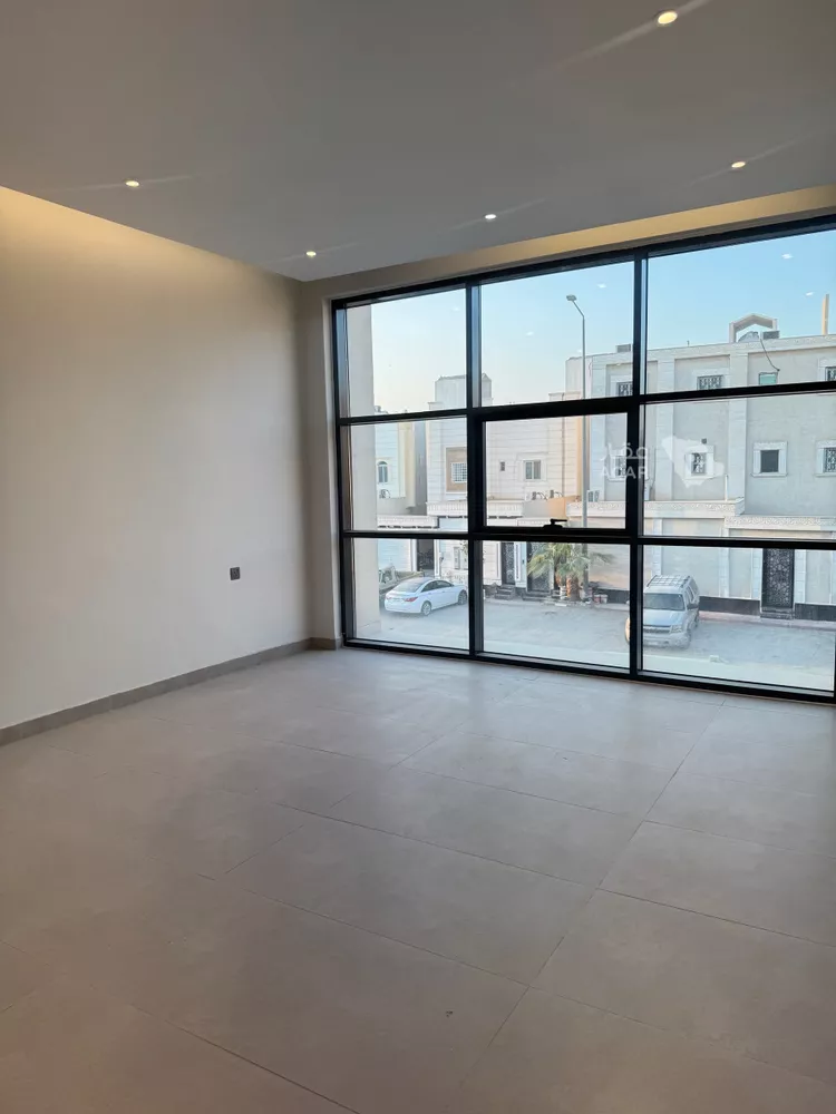 Floor for Sale in Riyadh Ar Rimal 9