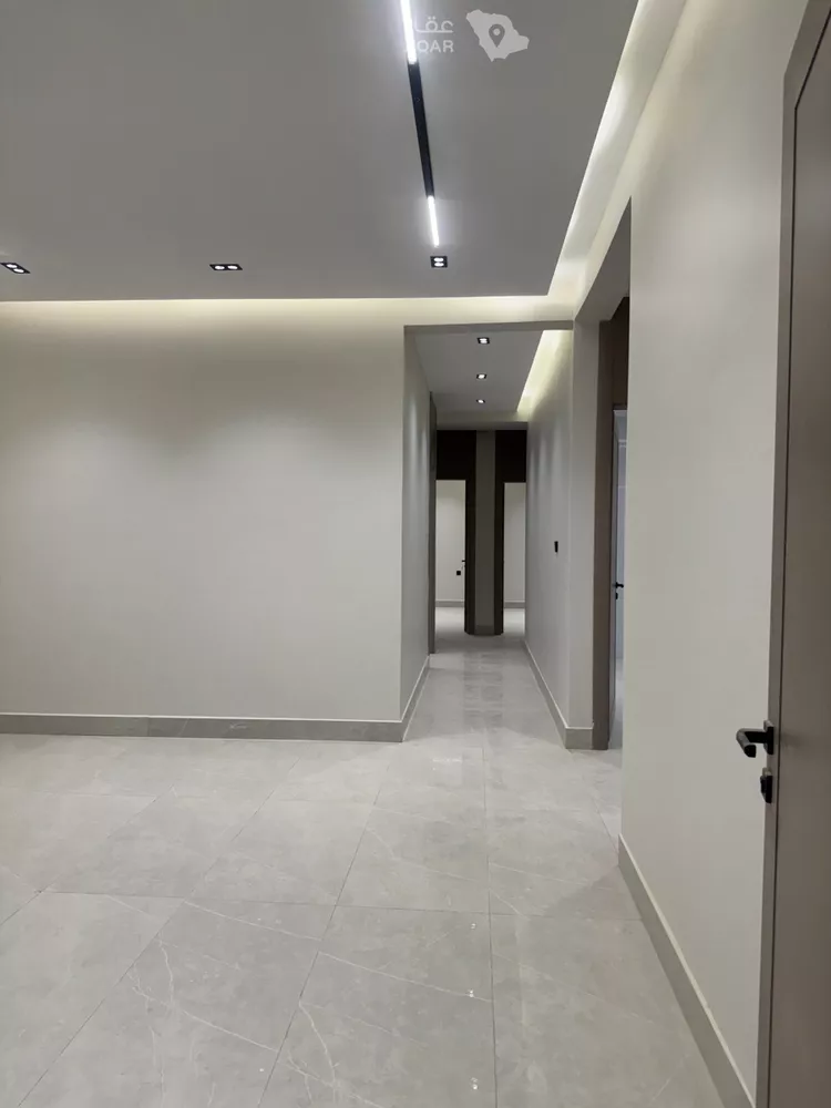 Floor for Sale in Riyadh Al Janadriyah صورة 4