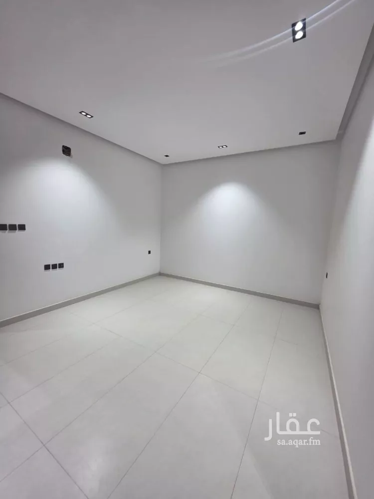 فيلا للبيع في شارع إياد مدني, حي الرمال, مدينة الرياض, منطقة الرياض 11