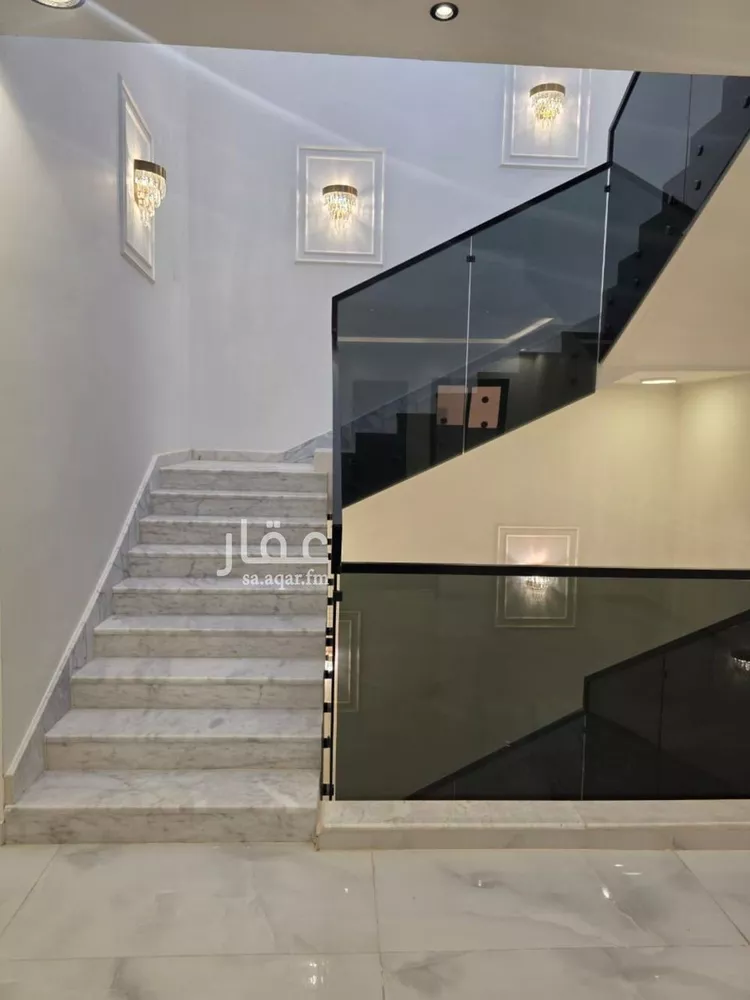 فيلا للبيع في شارع الساعه, حي ظهرة لبن, مدينة الرياض, منطقة الرياض صورة 4