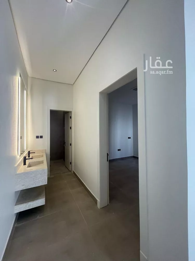 فيلا للبيع في شارع علي بن النقيب, حي الحزم, مدينة الرياض, منطقة الرياض صورة 3