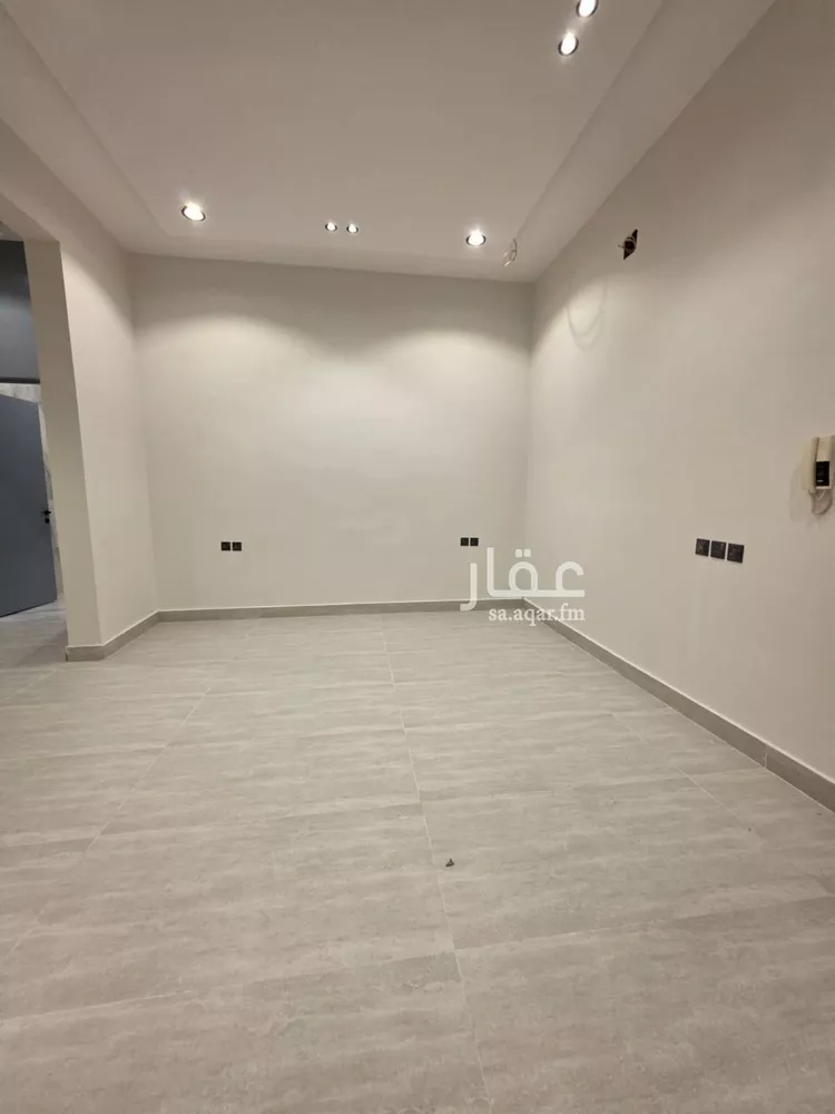 دور للبيع في شارع الرسالة, حي بدر, مدينة الرياض, منطقة الرياض صورة 4