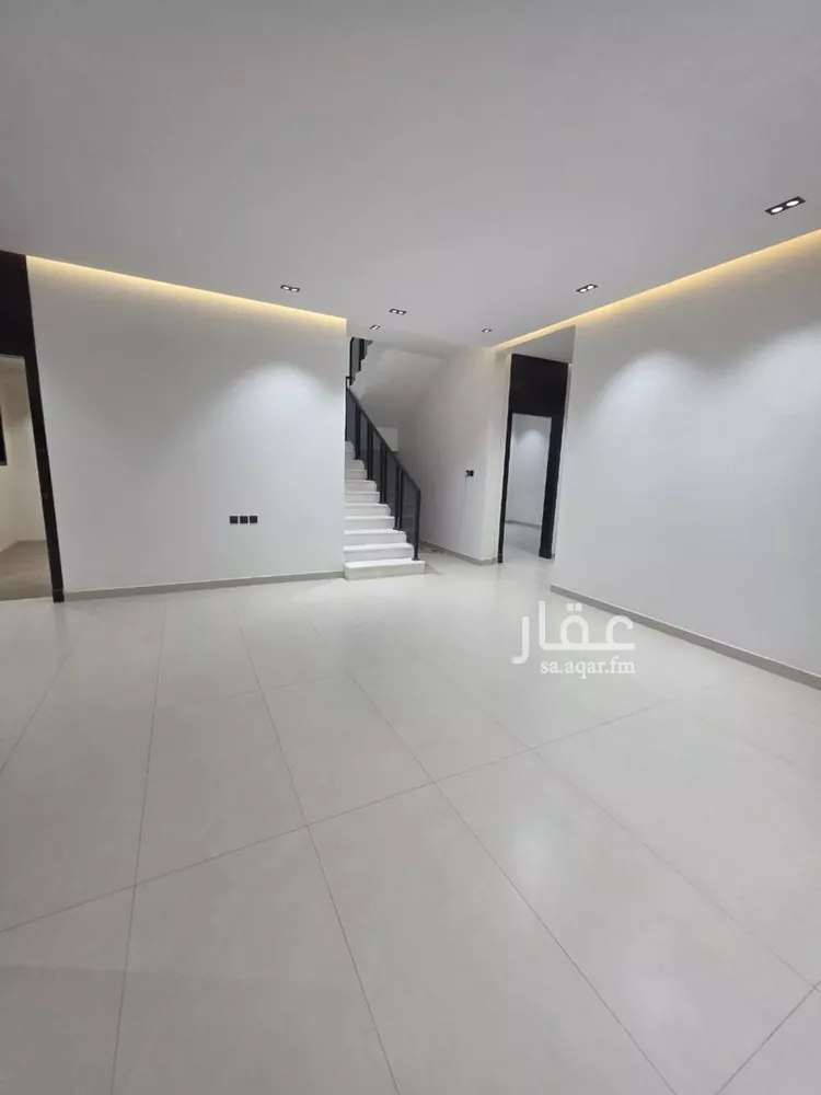 Floor for Sale in Riyadh Ar Rimal 11