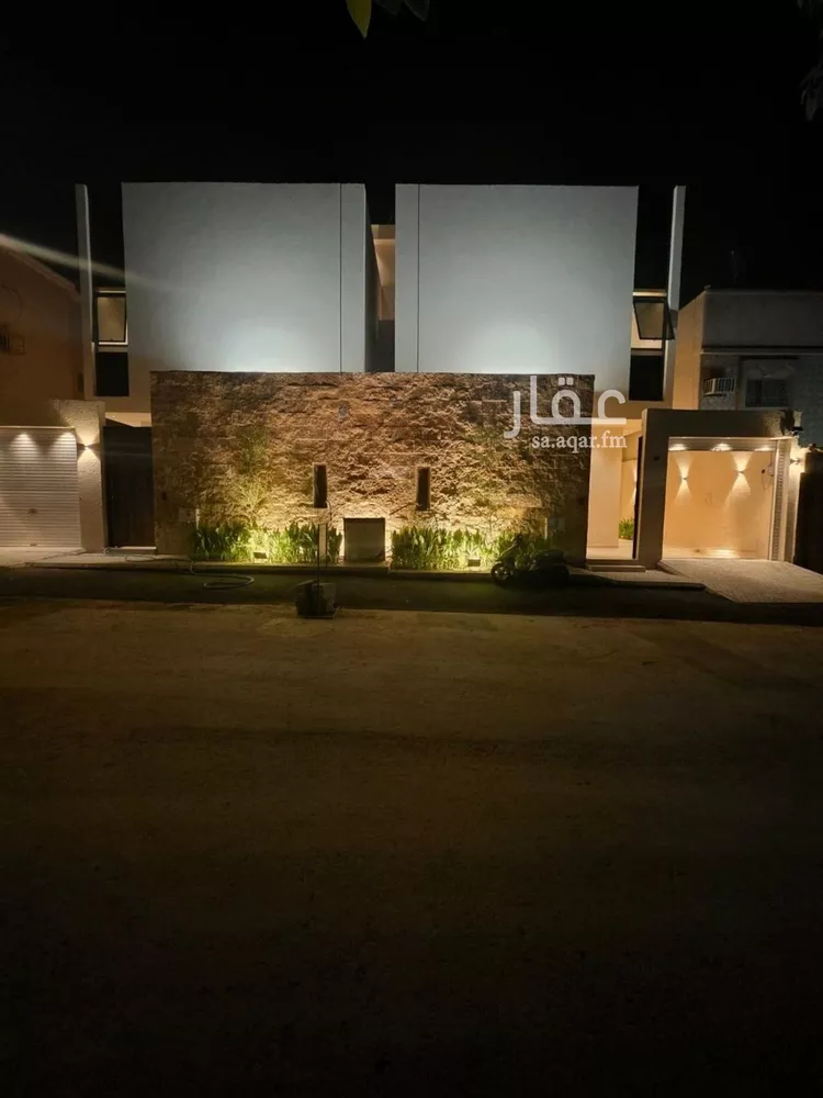 Villa for Sale in Riyadh Al Uraija Al Gharbiyah