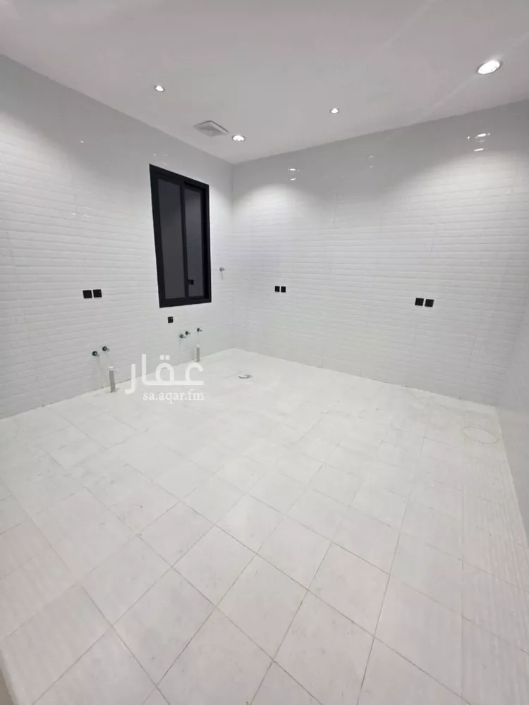 Floor for Sale in Riyadh Sultanah 13