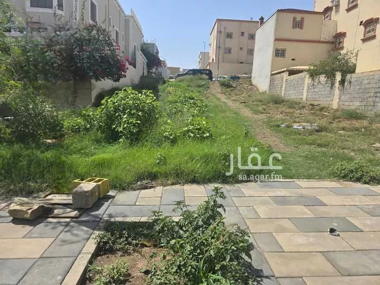 أرض للبيع في حديقة ، حي المحالة ، أبها ، منطقة عسير