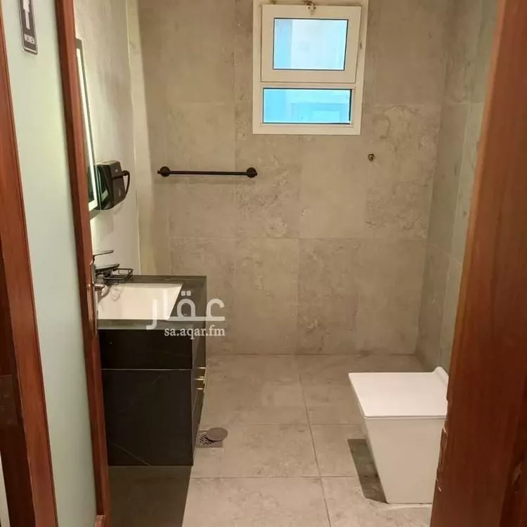 مكتب تجاري للإيجار في شارع محمد بن ظفر, حي المحمدية, مدينة جدة, منطقة مكة المكرمة صورة 3