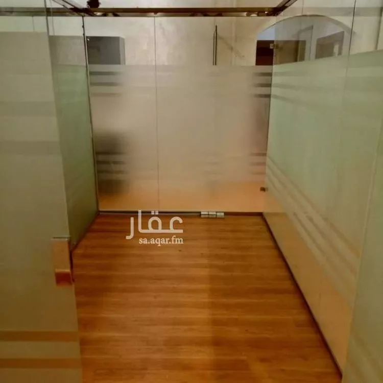 مكتب تجاري للإيجار في شارع محمد بن ظفر, حي المحمدية, مدينة جدة, منطقة مكة المكرمة صورة 2