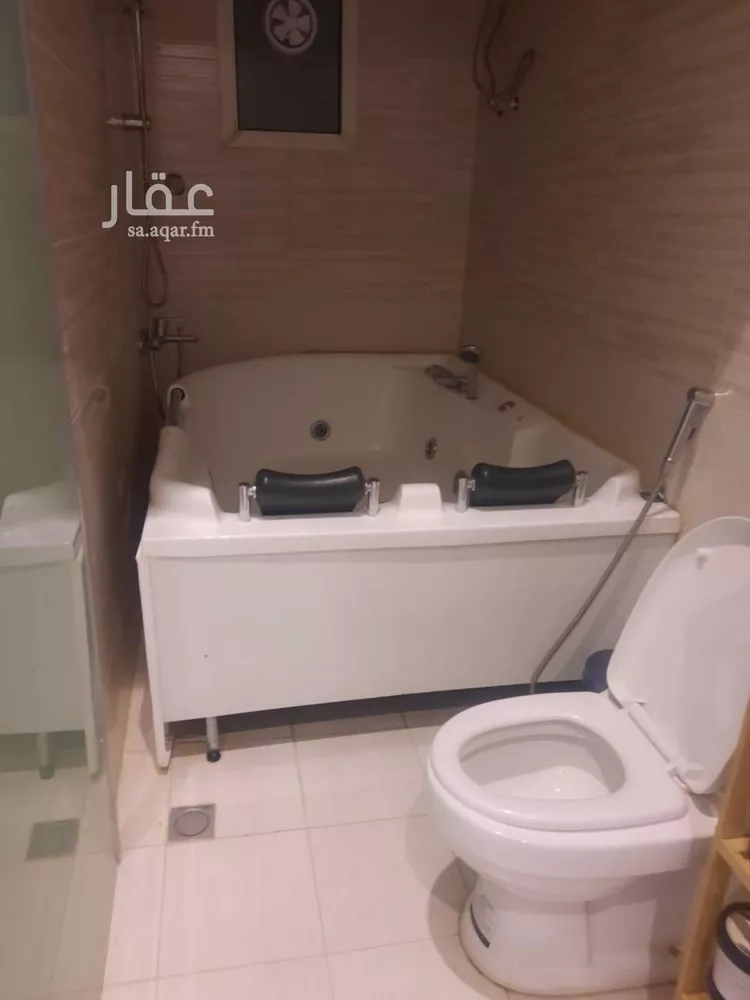 فيلا للبيع في شارع محمد بن أحمد الغزوي, حي الرمال, مدينة الرياض, منطقة الرياض 10