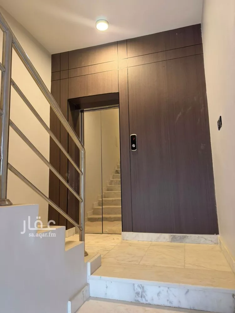 Floor for Sale in Riyadh Al Janadriyah صورة 3