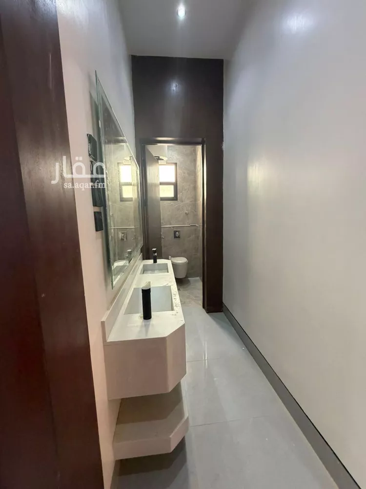 Floor for Sale in Riyadh Ar Rimal 9