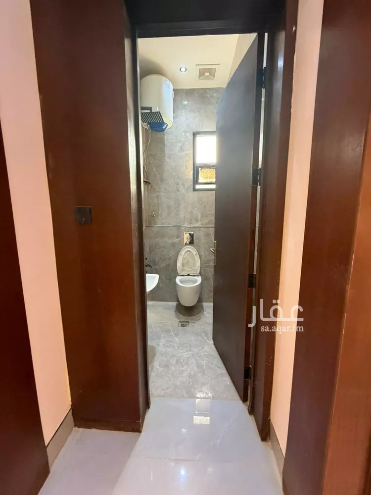Floor for Sale in Riyadh Ar Rimal 8