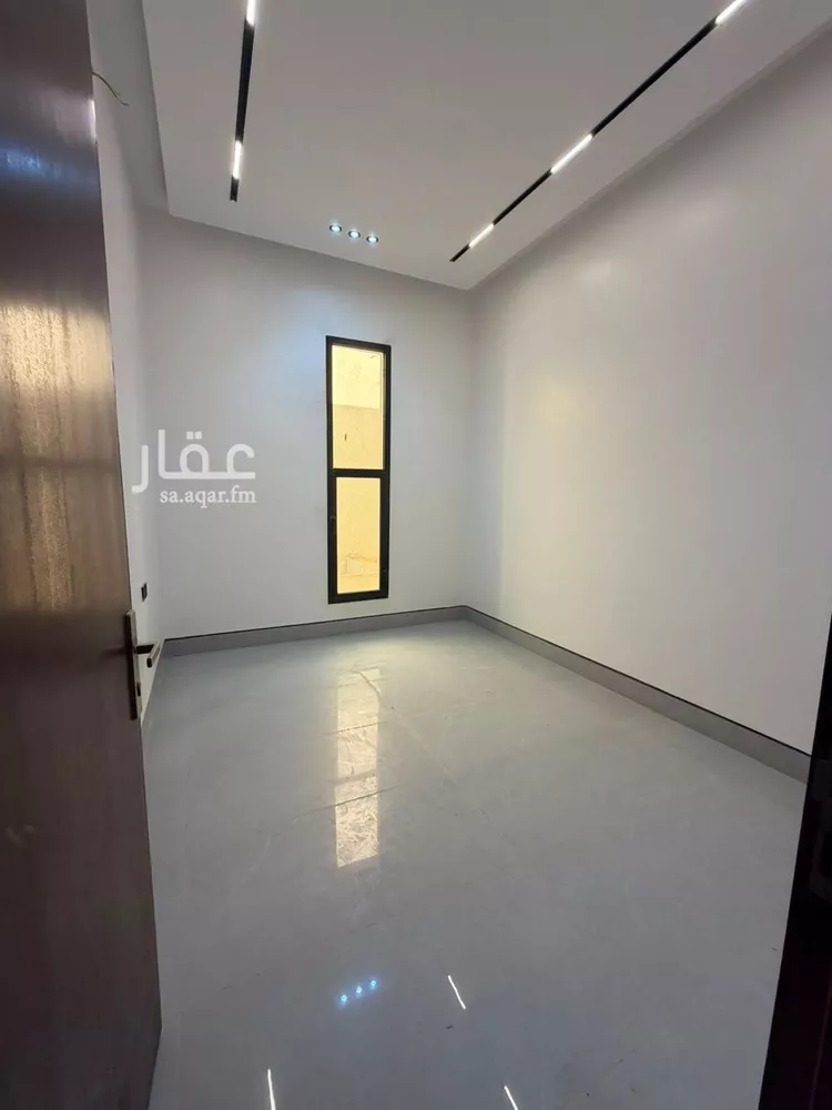 Floor for Sale in Riyadh Ar Rimal 10