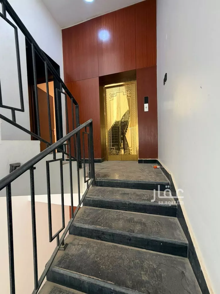 Floor for Sale in Riyadh Ar Rimal 6
