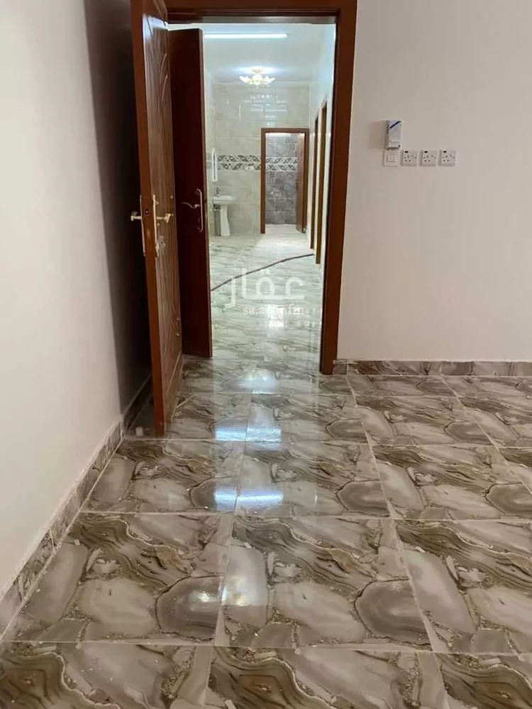 عمارة للبيع في شارع المطارفة
, حي المروج الشرقي, مدينة عرعر, منطقة الحدود الشماليه صورة 3
