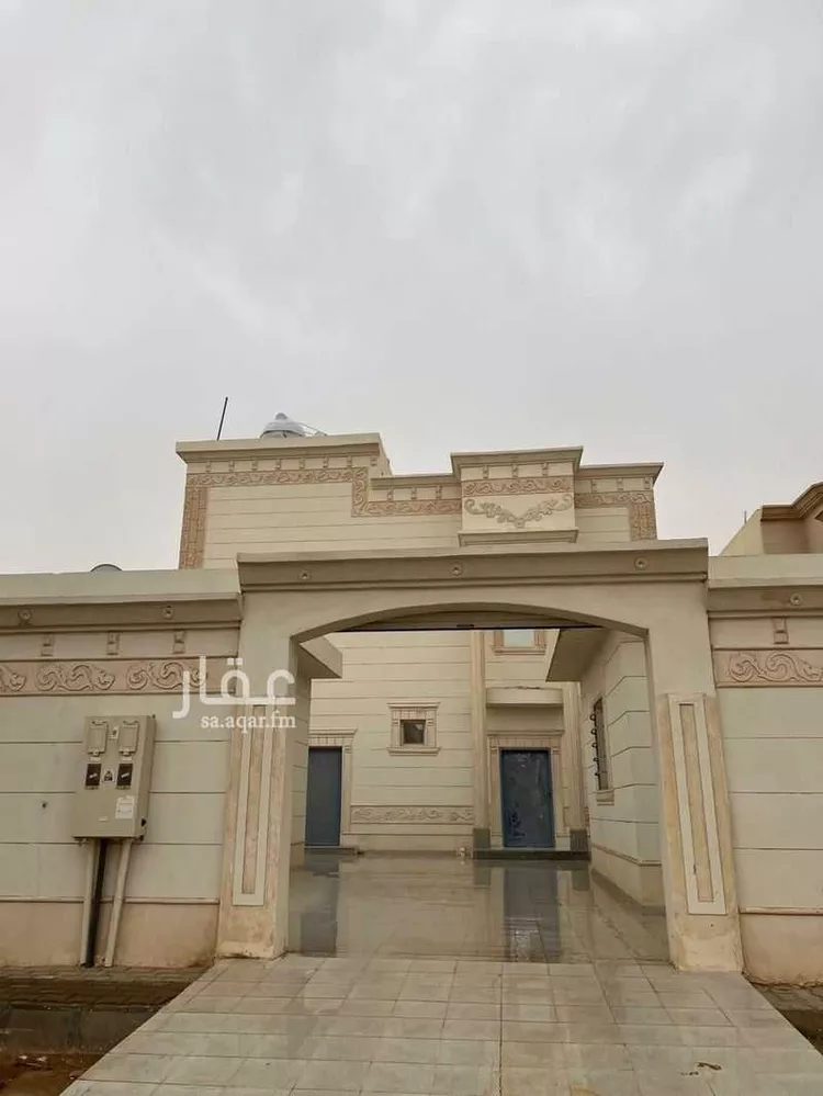 فيلا للبيع في شارع القاسم بن خالد, حي المطار, مدينة عرعر, منطقة الحدود الشماليه صورة 4