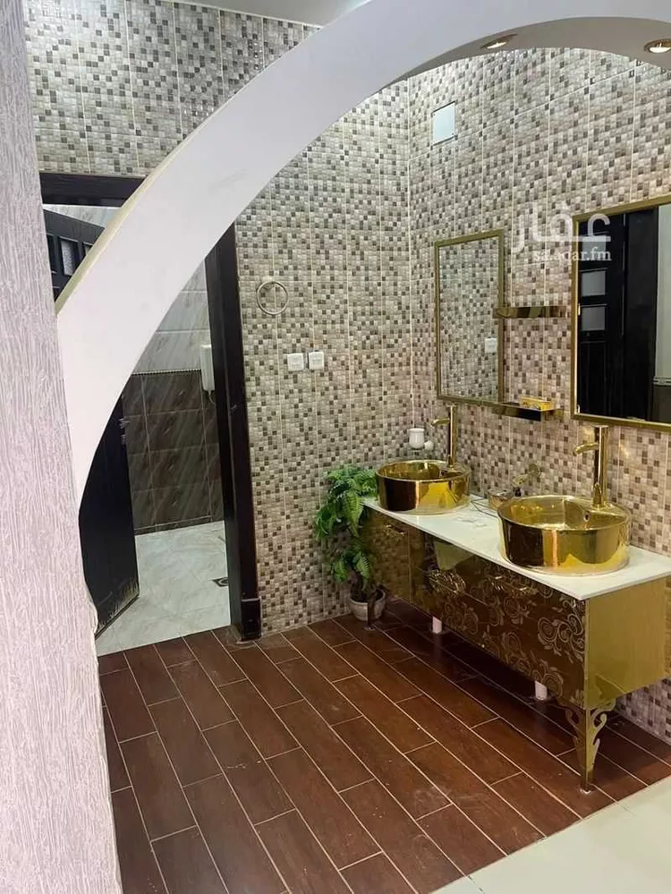 عمارة للبيع في شارع الخطاف, حي المروج الغربي, مدينة عرعر, منطقة الحدود الشماليه 6