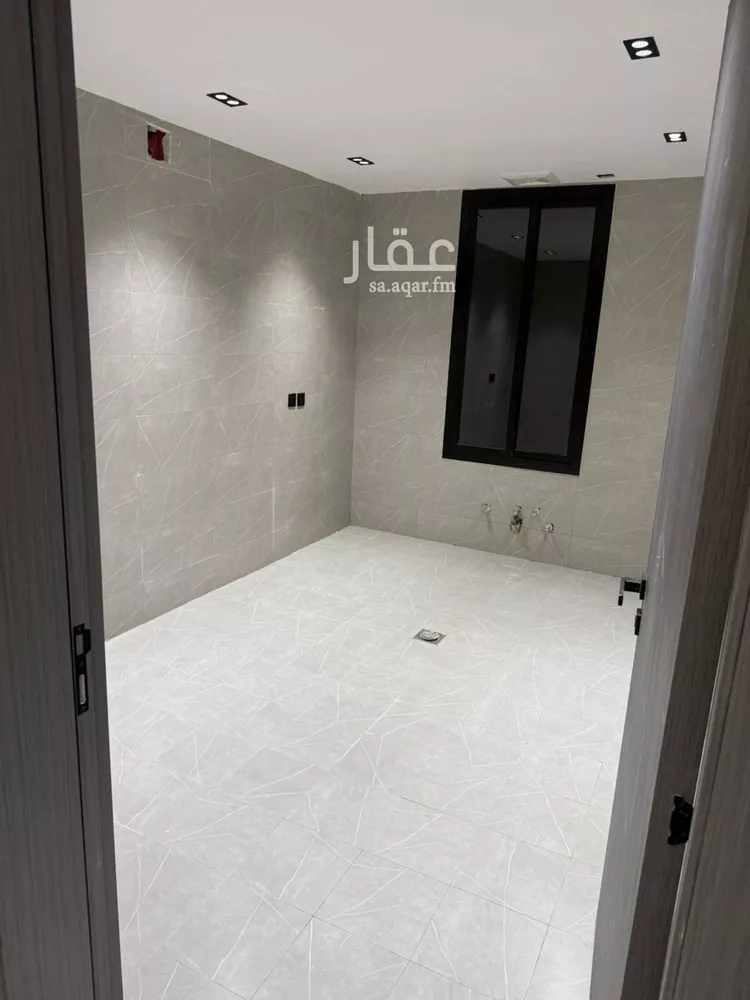 Floor for Sale in Riyadh Al Janadriyah صورة 4