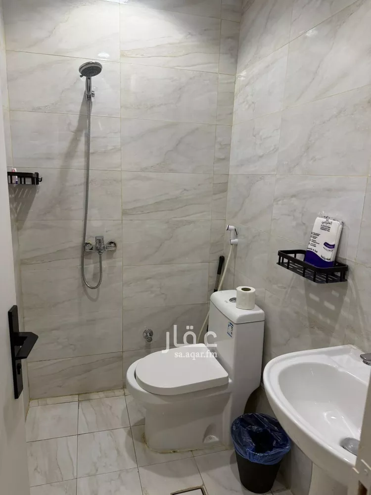 شقة مفروشة للحجز في شارع عبدالله بن سيف ، حي العقيق ، الرياض ، منطقة الرياض صورة 3