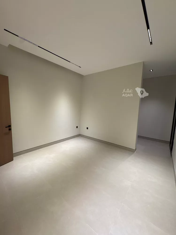 Floor for Sale in Riyadh Al Wadi 2