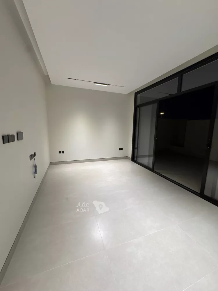 Floor for Sale in Riyadh Al Wadi 5