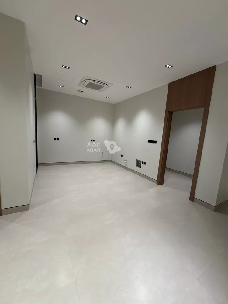 Floor for Sale in Riyadh Al Wadi 4