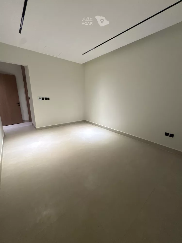 Floor for Sale in Riyadh Al Wadi 2