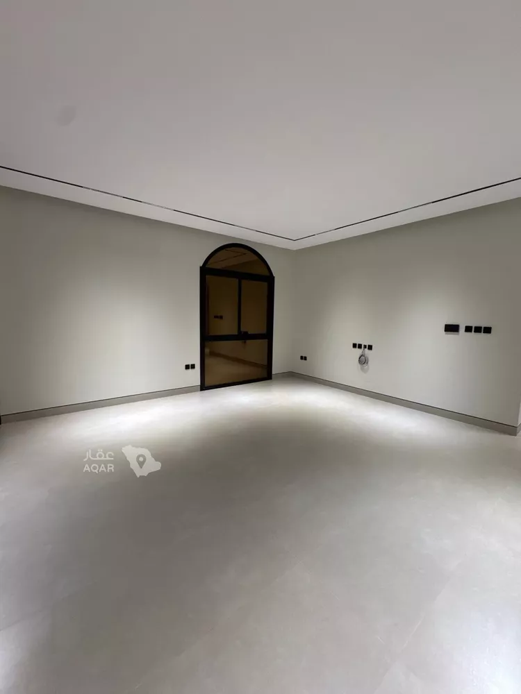 Floor for Sale in Riyadh Al Wadi 7