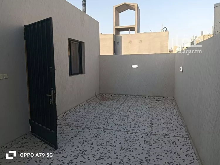 دور للبيع في شارع على البجادى, حي الرمال, مدينة الرياض, منطقة الرياض صورة 3