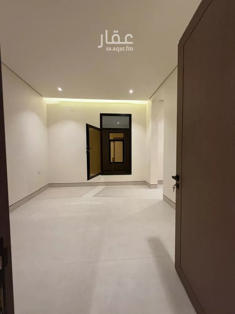 شقة للبيع في شارع السلطان قابوس بن سعيد, حي المعيزيلة, مدينة الرياض, منطقة الرياض صورة 3