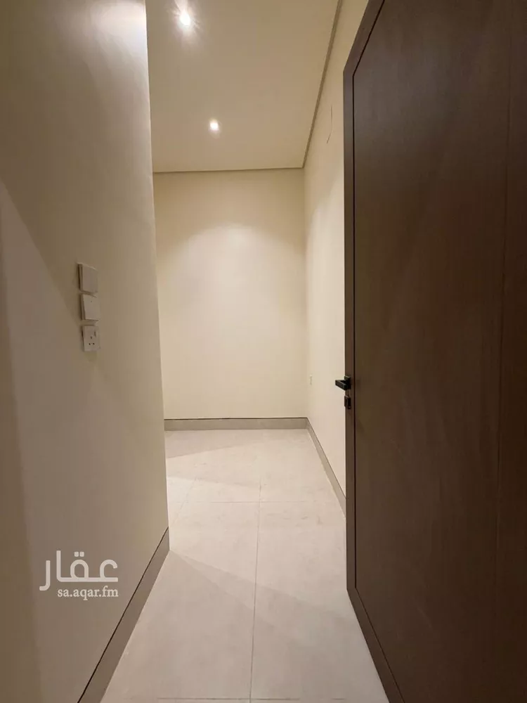 دور للبيع في شارع السلطان قابوس بن سعيد, حي المعيزيلة, مدينة الرياض, منطقة الرياض صورة 2